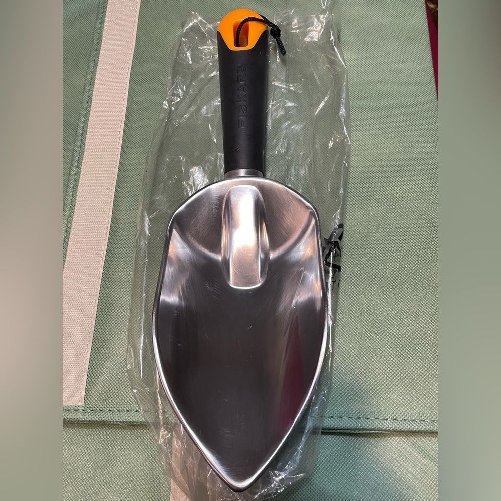 Premium Stainless Steel Trowel with Black Handle